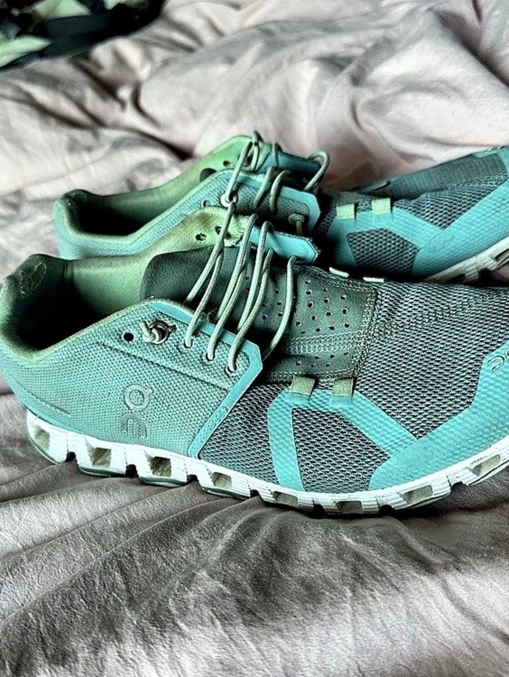 On Women's Athletic Shoes Green US 8